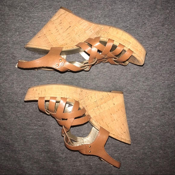 Guess Wedges - Picture 2 of 2
